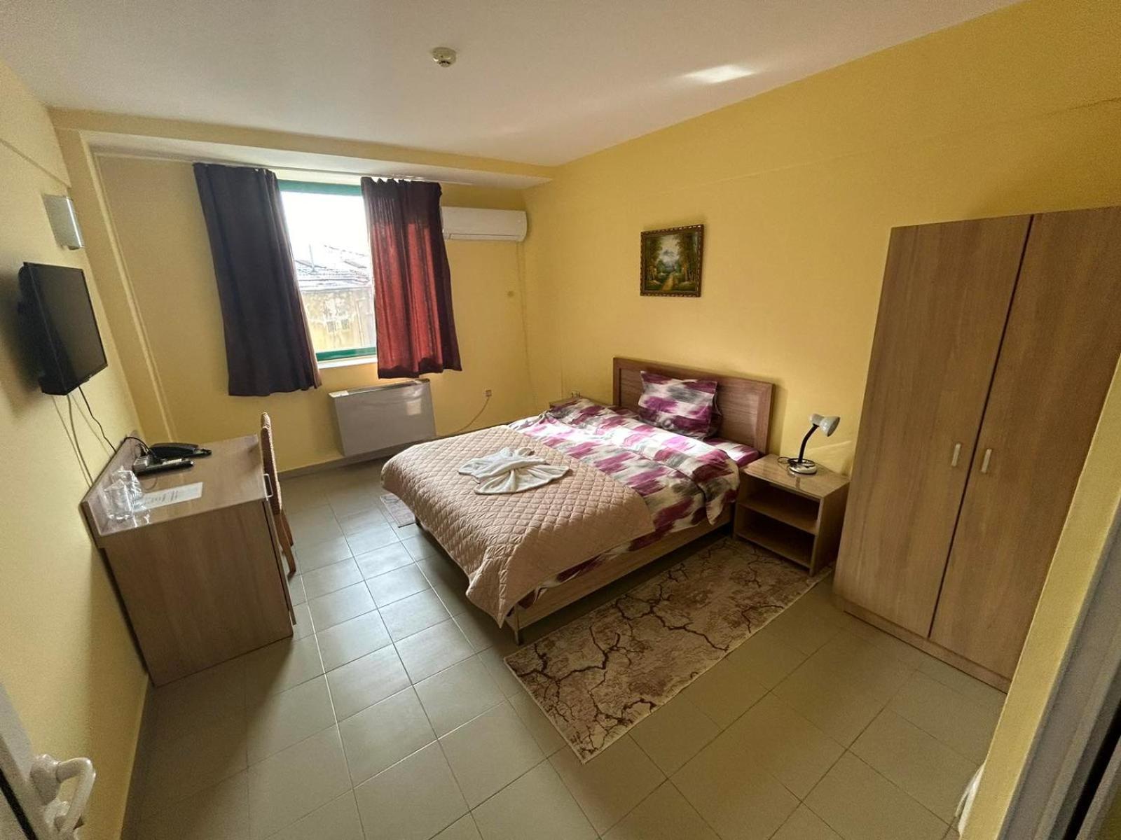 Хотел Тракия Haskovo Bagian luar foto